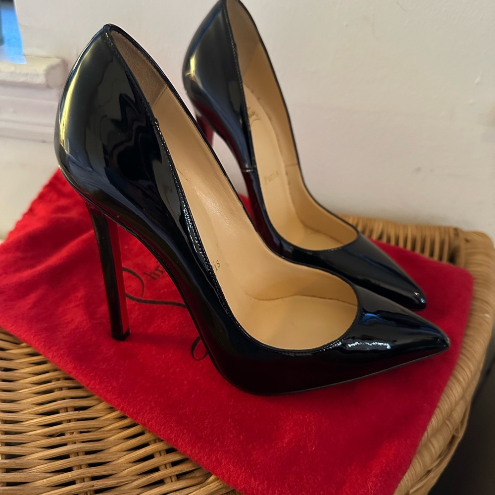 NWOT CHRISTIAN LOUBOUTIN Pigalle Follies 100mm Pumps in Patent Leather Black